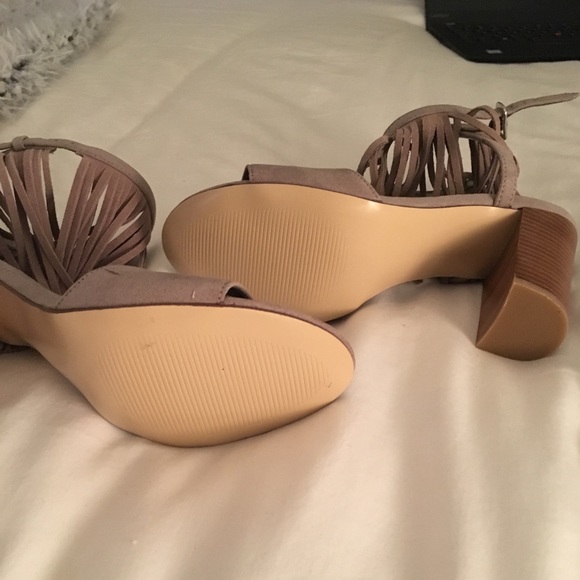 Carlos by Carlos Santana Gilda Block Heel Sandal - Picture 5 of 7